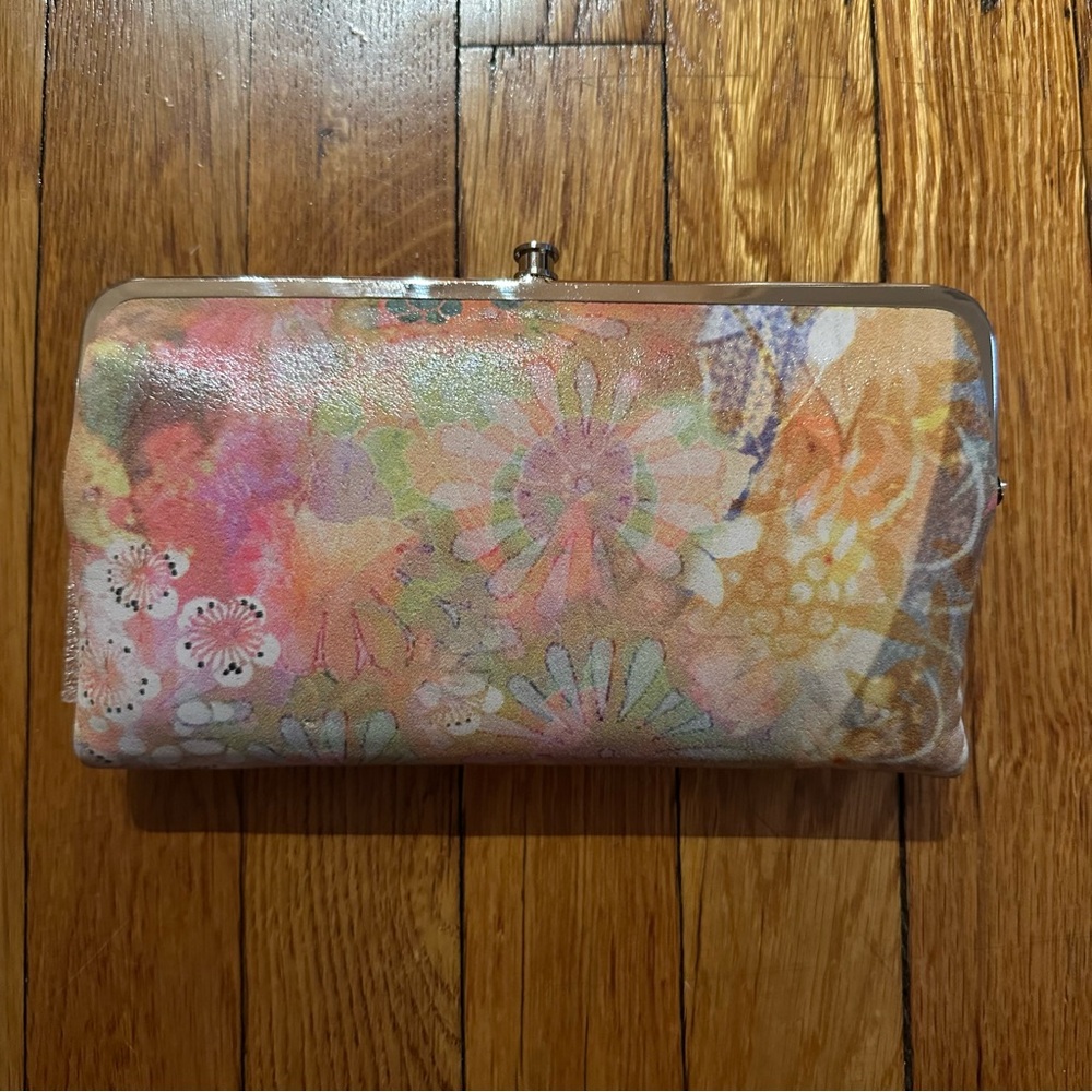 NWT - HOBO Lauren Wallet in Fantasy Floral